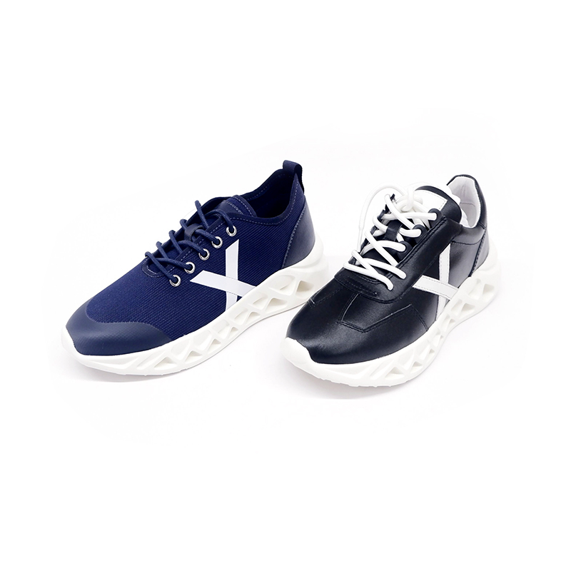 Blaue und schwarze Freizeitschuhe für Herren
